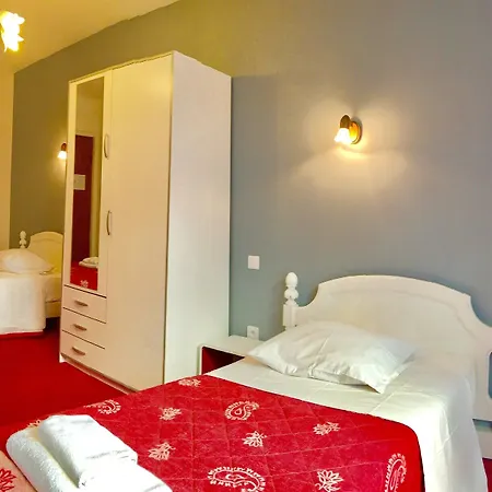 Georges Hotel